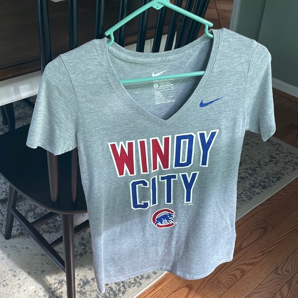 Nike Cubs V-Neck tee - Picture 1 of 2